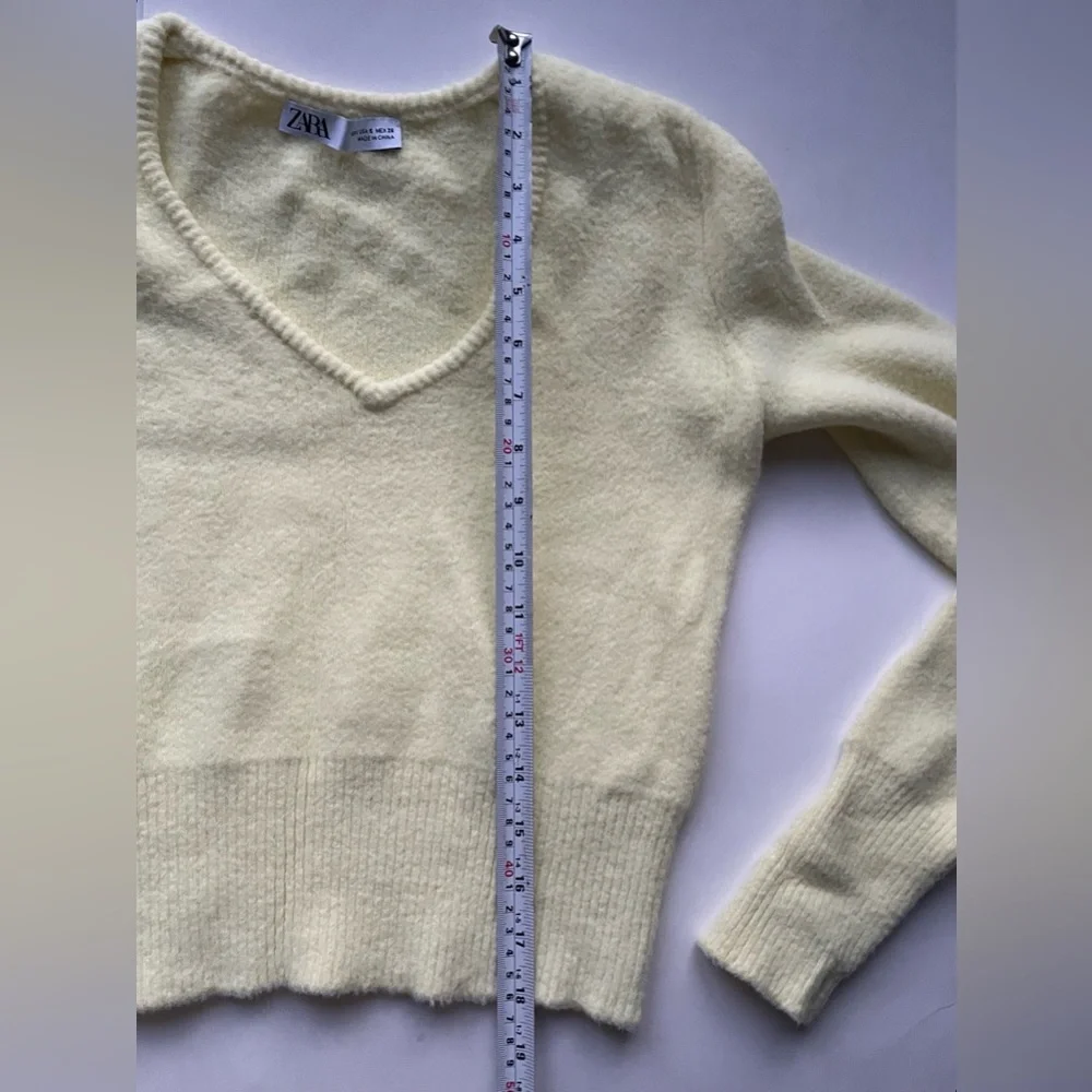 Zara Soft Butter Yellow Cropped Fuzzy V Neck Sweater S Quiet Luxury Minimalist - Picture 7 of 7